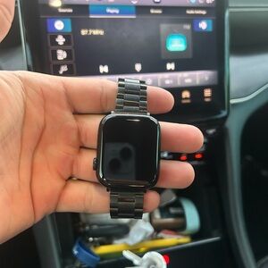 Selling my black series 9 Apple Watch I’ve only had it for four months.